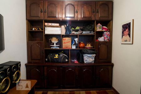 Casa à venda com 260m², 3 quartos e 3 vagasEscritório