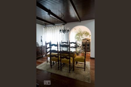 Sala de casa à venda com 3 quartos, 260m² em Jardim Isabel, Porto Alegre