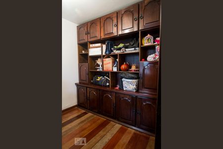 Casa à venda com 260m², 3 quartos e 3 vagasEscritório