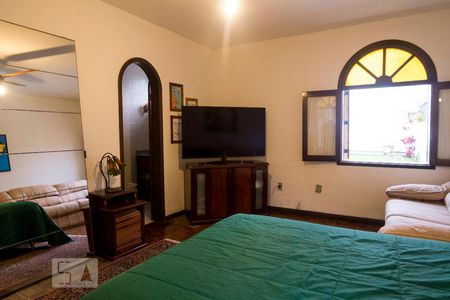 Casa à venda com 260m², 3 quartos e 3 vagasSuíte