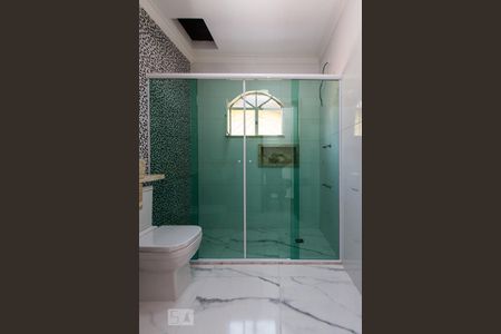 Casa à venda com 180m², 3 quartos e 6 vagasbanheiro da Suite