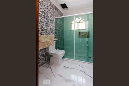 Casa à venda com 180m², 3 quartos e 6 vagasbanheiro da Suite