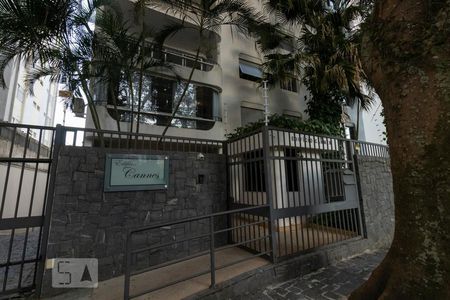 Apartamento para alugar com 215m², 4 quartos e 3 vagas Apartamento para alugar com 215m², 4 quartos e 3 vagasFachada