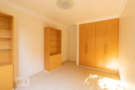 Apartamento para alugar com 215m², 4 quartos e 3 vagas Apartamento para alugar com 215m², 4 quartos e 3 vagasQuarto 2