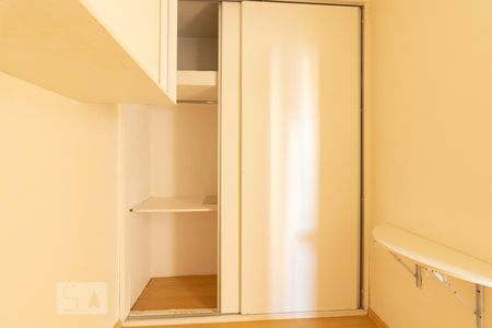 Apartamento para alugar com 215m², 4 quartos e 3 vagas Apartamento para alugar com 215m², 4 quartos e 3 vagasQuarto de Serviço