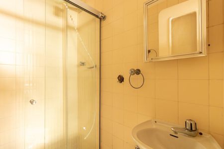 Apartamento para alugar com 215m², 4 quartos e 3 vagas Apartamento para alugar com 215m², 4 quartos e 3 vagasBanheiro de Serviço