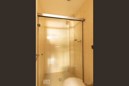 Apartamento para alugar com 215m², 4 quartos e 3 vagas Apartamento para alugar com 215m², 4 quartos e 3 vagasBanheiro de Serviço