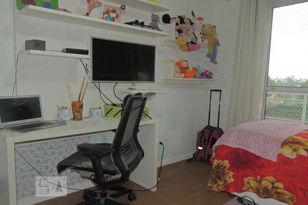 Casa de condomínio à venda com 190m², 4 quartos e 2 vagasQuarto 3