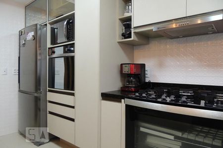 Casa de condomínio à venda com 190m², 4 quartos e 2 vagasCozinha - Armários