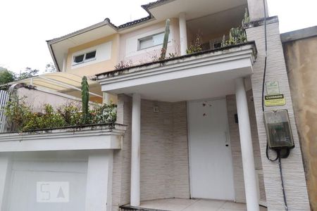 Casa de condomínio à venda com 190m², 4 quartos e 2 vagasFachada 