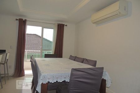 Casa de condomínio à venda com 190m², 4 quartos e 2 vagasSala de Jantar