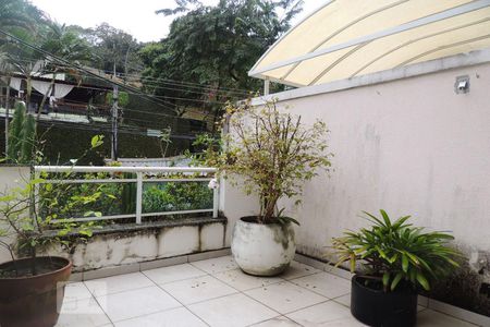 Casa de condomínio à venda com 190m², 4 quartos e 2 vagasJardim