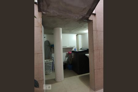 Casa de condomínio à venda com 190m², 4 quartos e 2 vagasLavanderia 