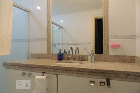 Casa de condomínio à venda com 190m², 4 quartos e 2 vagasBanheiro Social