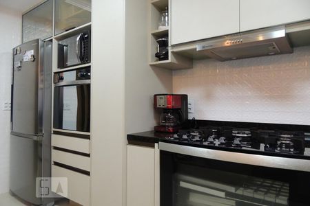 Casa de condomínio à venda com 190m², 4 quartos e 2 vagasCozinha 