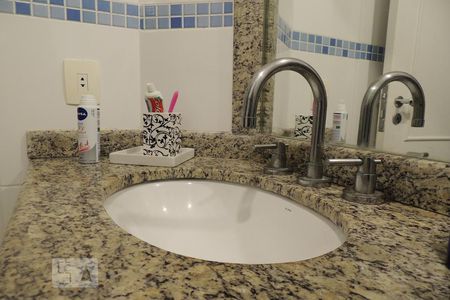 Banheiro 3 de casa de condomínio para alugar com 4 quartos, 190m² em Anil, Rio de Janeiro