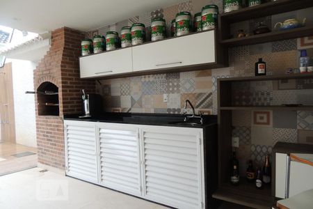 Casa de condomínio à venda com 190m², 4 quartos e 2 vagasChurrasqueira