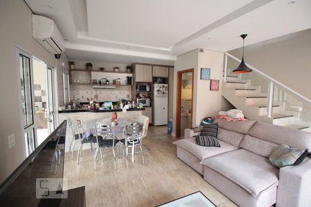 Casa à venda com 224m², 4 quartos e 4 vagasSala