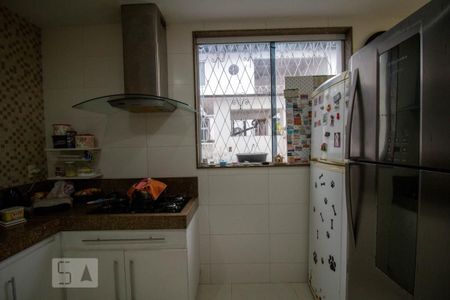 Casa à venda com 360m², 4 quartos e 3 vagas Casa à venda com 360m², 4 quartos e 3 vagasCozinha