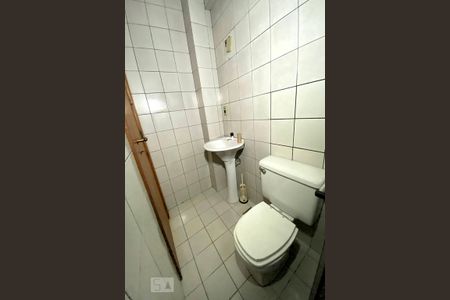 Apartamento à venda com 300m², 4 quartos e 3 vagasBanheiro de Serviço