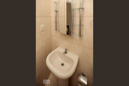 Banheiro de casa para alugar com 1 quarto, 25m² em Cachambi, Rio de Janeiro