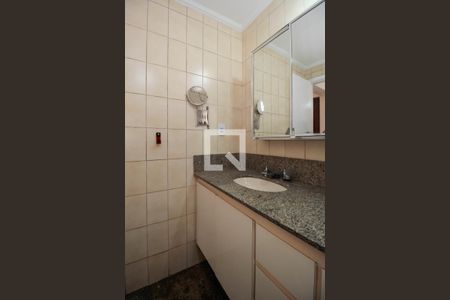 Apartamento à venda com 141m², 4 quartos e 3 vagasBanheiro da Suíte 1