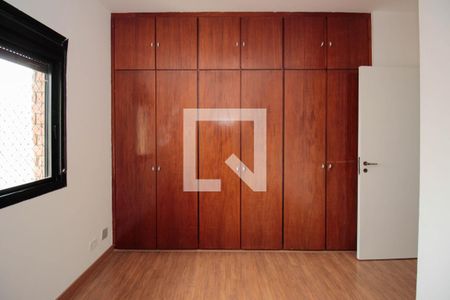 Apartamento à venda com 141m², 4 quartos e 3 vagasQuarto 2