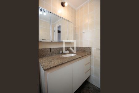 Apartamento à venda com 141m², 4 quartos e 3 vagasBanheiro 1