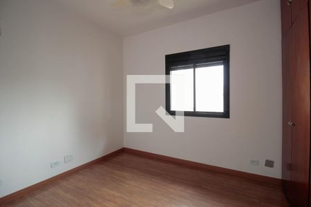 Apartamento à venda com 141m², 4 quartos e 3 vagasQuarto 2