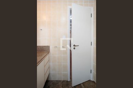 Apartamento à venda com 141m², 4 quartos e 3 vagasBanheiro 1