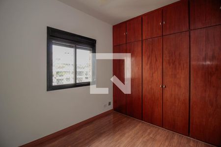 Apartamento à venda com 141m², 4 quartos e 3 vagasQuarto 2