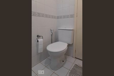 Apartamento à venda com 80m², 2 quartos e 2 vagasBanheiro da suíte