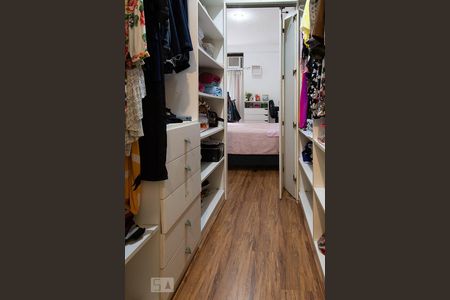 Apartamento à venda com 80m², 2 quartos e 2 vagasSuíte - Closet