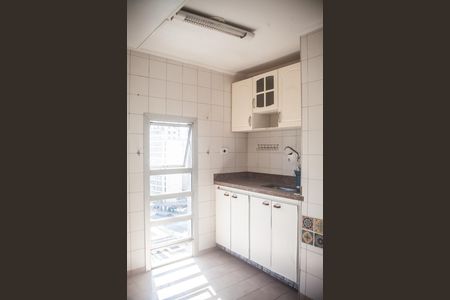 Cozinha de kitnet/studio para alugar com 1 quarto, 29m² em Bela Vista, São Paulo