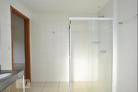 Banheiro de apartamento para alugar com 1 quarto, 48m² em Taquara, Rio de Janeiro