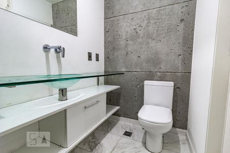Banheiro de apartamento à venda com 1 quarto, 70m² em  Alto da Boa Vista, São Paulo