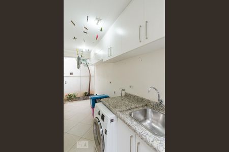 Casa à venda com 144m², 3 quartos e 3 vagasÁrea de serviço