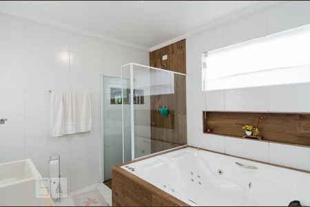 Casa à venda com 144m², 3 quartos e 3 vagasBanheiro da suíte