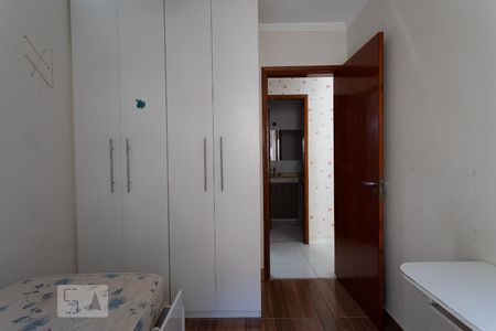 Quarto 2 de apartamento para alugar com 2 quartos, 44m² em Vila Antonieta, São Paulo