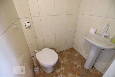 Banheiro de kitnet/studio para alugar com 1 quarto, 29m² em Vila Penteado, São Paulo