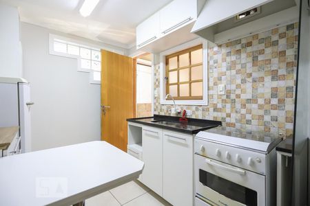 Cozinha de kitnet/studio para alugar com 1 quarto, 29m² em Vila Penteado, São Paulo