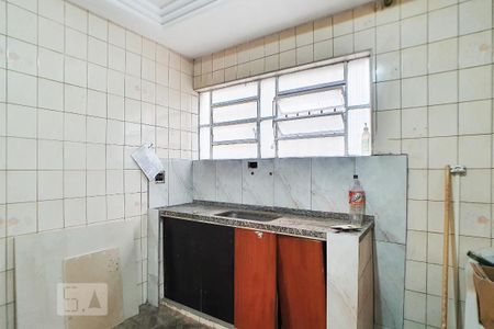 Casa à venda com 300m², 1 quarto e 2 vagas Casa à venda com 300m², 1 quarto e 2 vagasCozinha