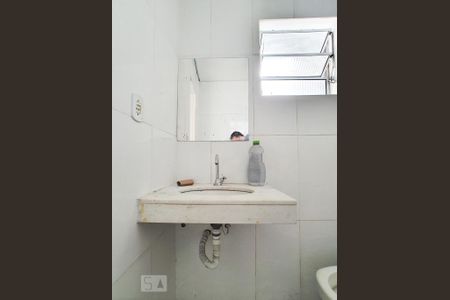 Casa à venda com 300m², 1 quarto e 2 vagas Casa à venda com 300m², 1 quarto e 2 vagasBanheiro