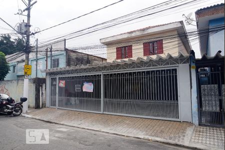 Casa à venda com 300m², 1 quarto e 2 vagas Casa à venda com 300m², 1 quarto e 2 vagasFachada