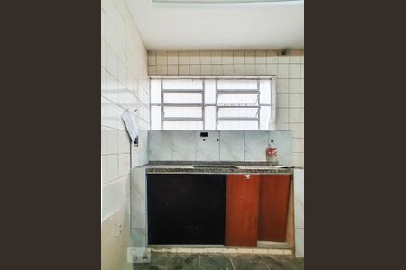 Casa à venda com 300m², 1 quarto e 2 vagas Casa à venda com 300m², 1 quarto e 2 vagasCozinha