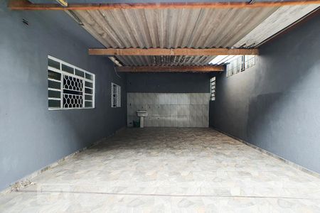 Casa à venda com 300m², 1 quarto e 2 vagas Casa à venda com 300m², 1 quarto e 2 vagasÁrea de Serviço