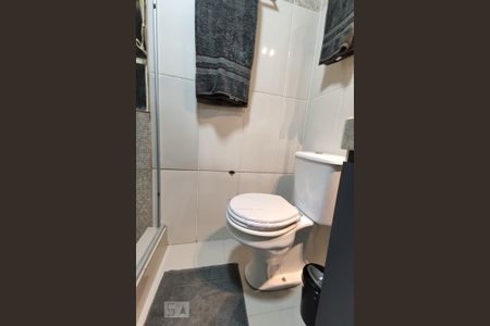 Banheiro de kitnet/studio para alugar com 1 quarto, 40m² em Centro, São Leopoldo