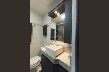 Banheiro de kitnet/studio para alugar com 1 quarto, 40m² em Centro, São Leopoldo