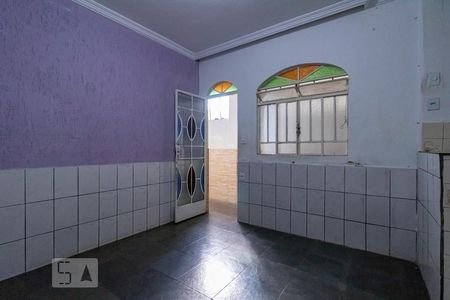 Sala de casa para alugar com 1 quarto, 40m² em São Geraldo, Belo Horizonte