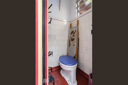 Casa à venda com 100m², 2 quartos e 1 vaga Casa à venda com 100m², 2 quartos e 1 vagaBanheiro de serviço